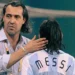 مدرب ميسي ورفيق مارادونا يقترب من قيادة الميناء